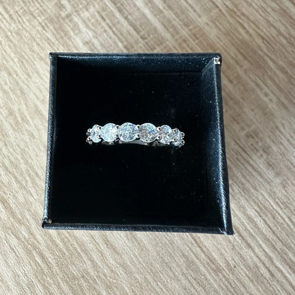 NWT 4.5ct Eternity Band - Round Solitaire Stones - Neiman Marcus - Size 6 - Picture 3 of 15